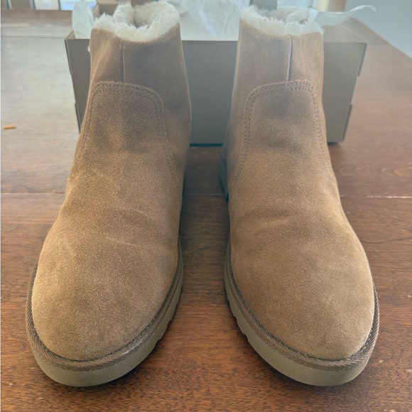 Ugg Romely Zip - Picture 3 of 8